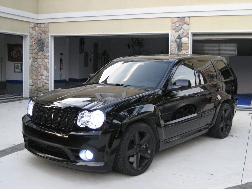 2006-Jeep-Grand-Cherokee-SRT8