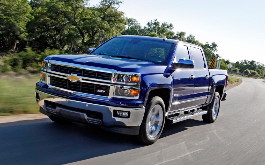 2014-chevrolet-silverado-1500-front-three-quarters-in-motion