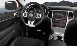 Jeep-Grand-Cherokee-SRT8-2012-interior
