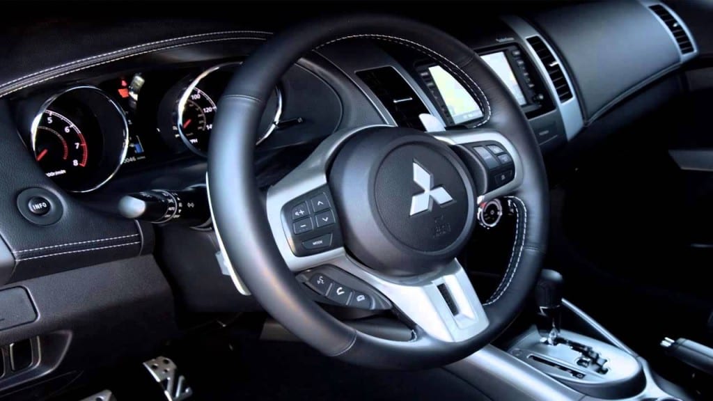 2016 Mitsubishi Outlander Interior