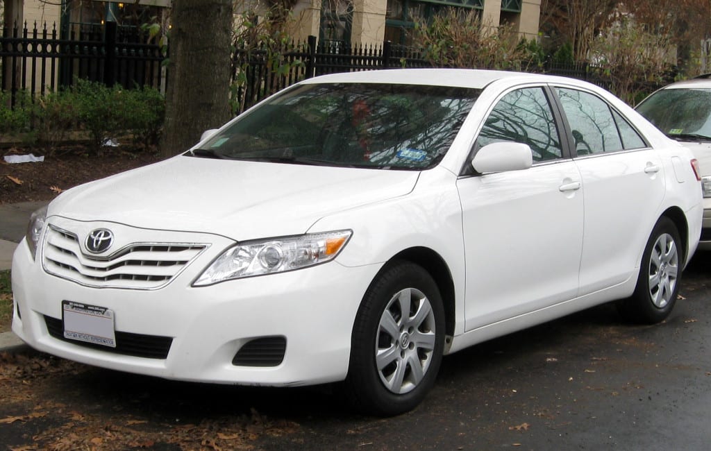 2010-2011_Toyota_Camry_LE_--_12-21-2011