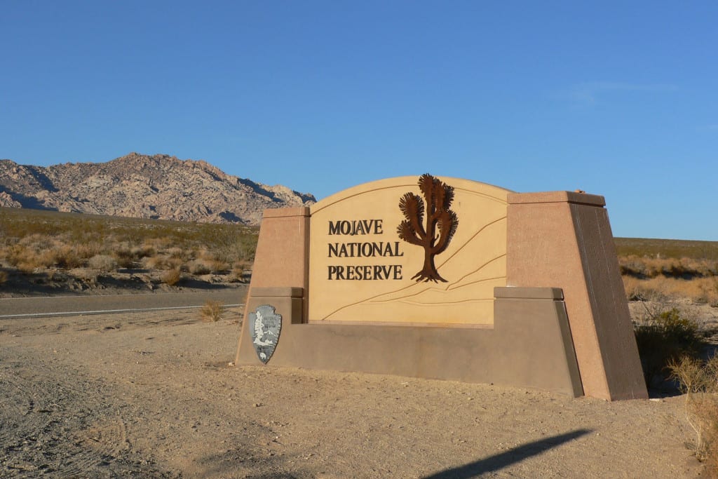Mojave_National_Preserve_sign_1