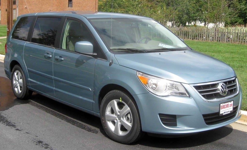 2009_Volkswagen_Routan_SE