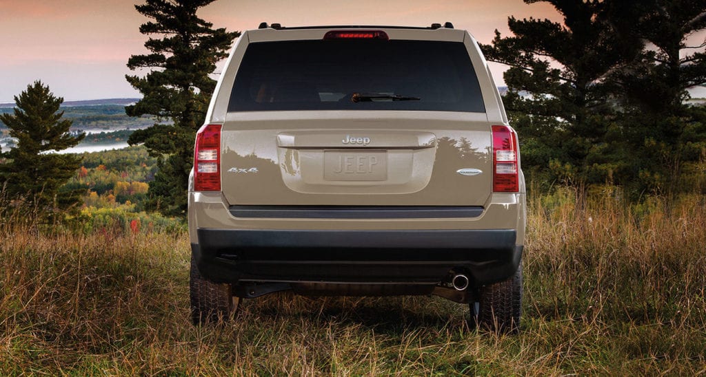 9-2014-jeep-patriot-rear-view-off-road