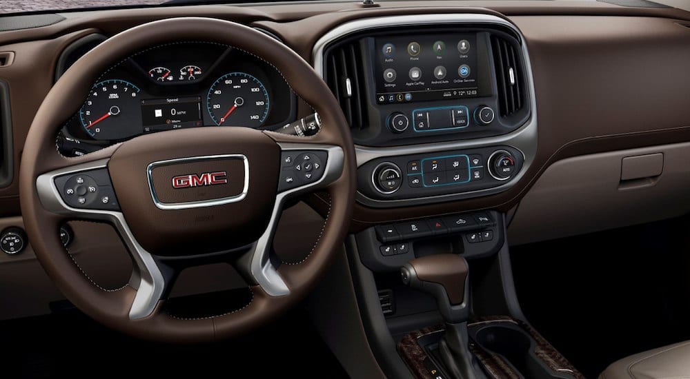 Brown leather interior dashboard of 2019 GMC Canyon 