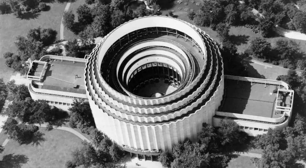 An arial view is showing the Ford Rotunda building in 1941.