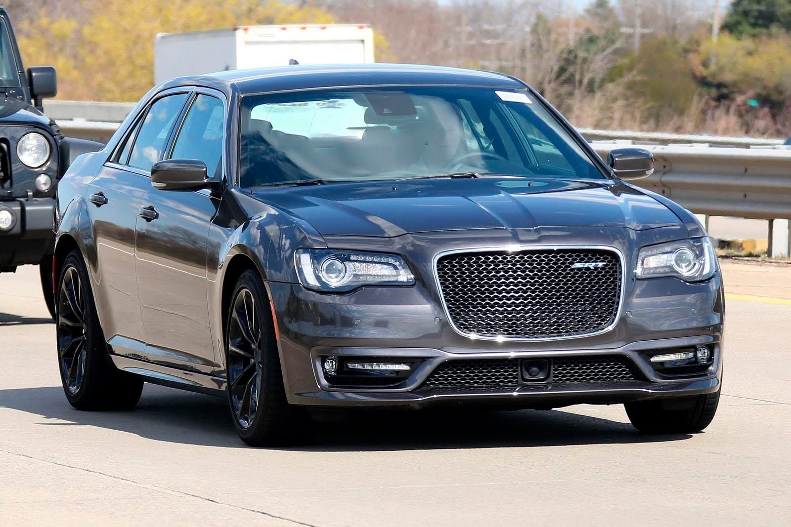 2016 Chrysler 300 SRT