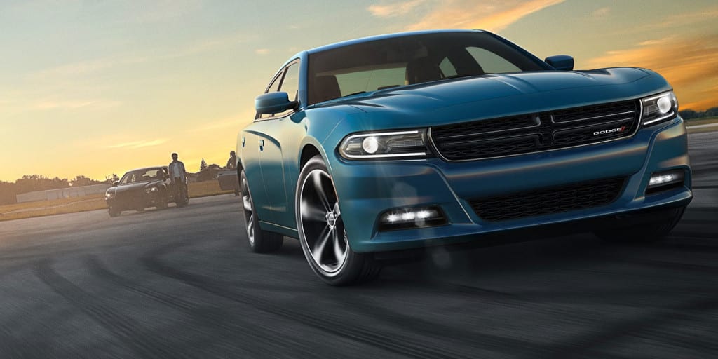 2016 Dodge Charger vs. 2016 Ford Taurus SHO: Which One Does it Better?