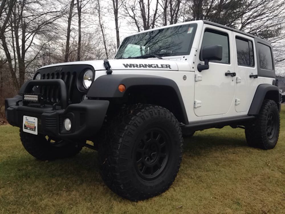 What to Know About Lifted Jeeps