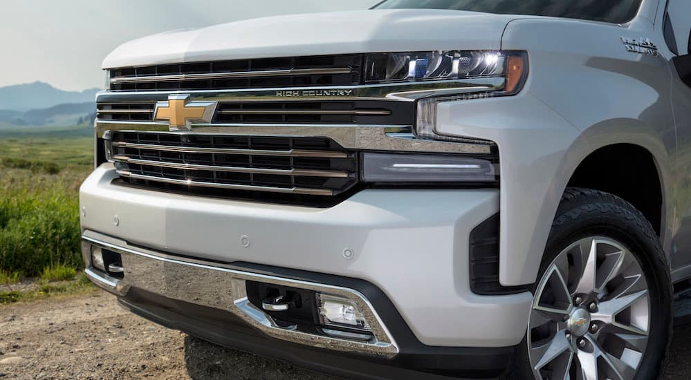 A front end close of the all new 2019 Chevy Silverado 1500 is shown.