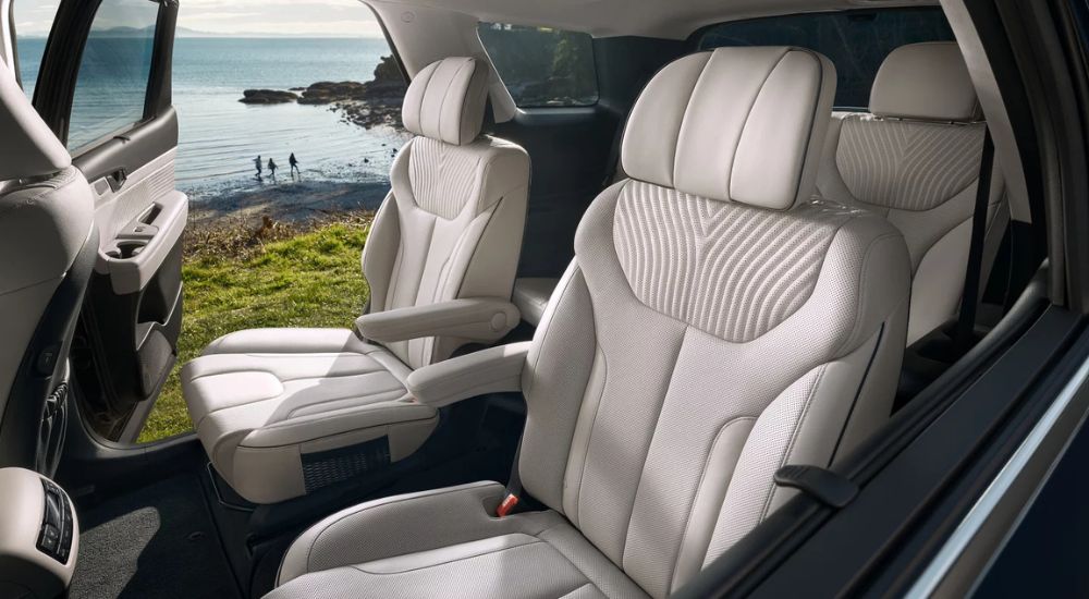 Second-row captain's chairs in a 2025 Hyundai Palisade for sale.